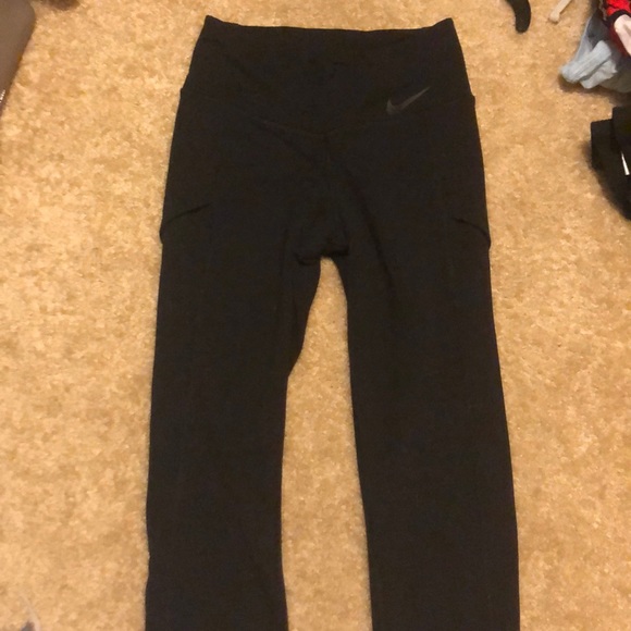 Nike Capri Leggings - Picture 1 of 4